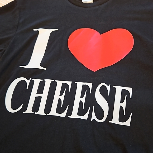 NWOT I love cheese 🧀 t-shirt size small pit-pit 18in neck-hem 25in - Picture 2 of 8
